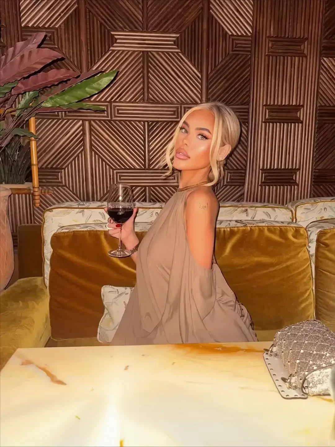 Chic Backless Batwing Sleeves Short Dress Women Sexy Solid Off Shoulder Hip Hugging Mini Dresses 2026 Spring Lady Vestidos New